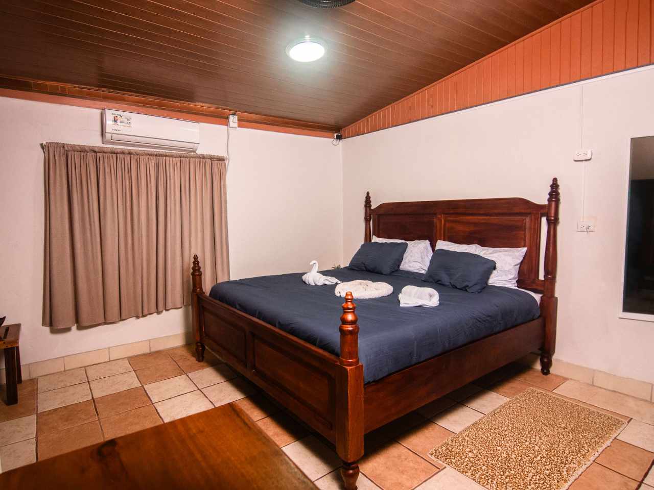 Photo of Soulara King Suite bed